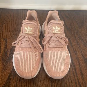 Adidas swift run sneaker